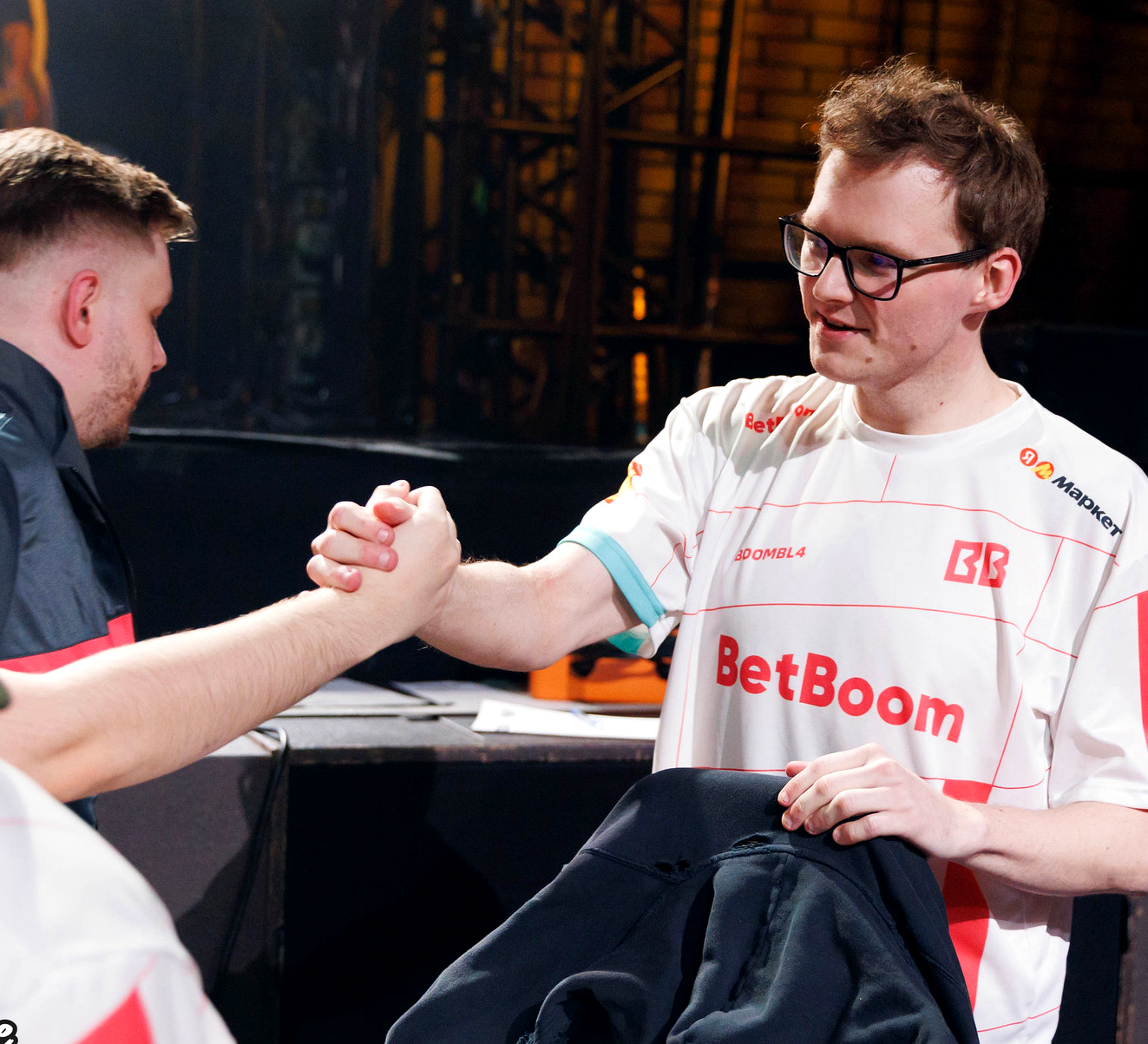 Boombl4 во время матча на сцене турнира по CS2