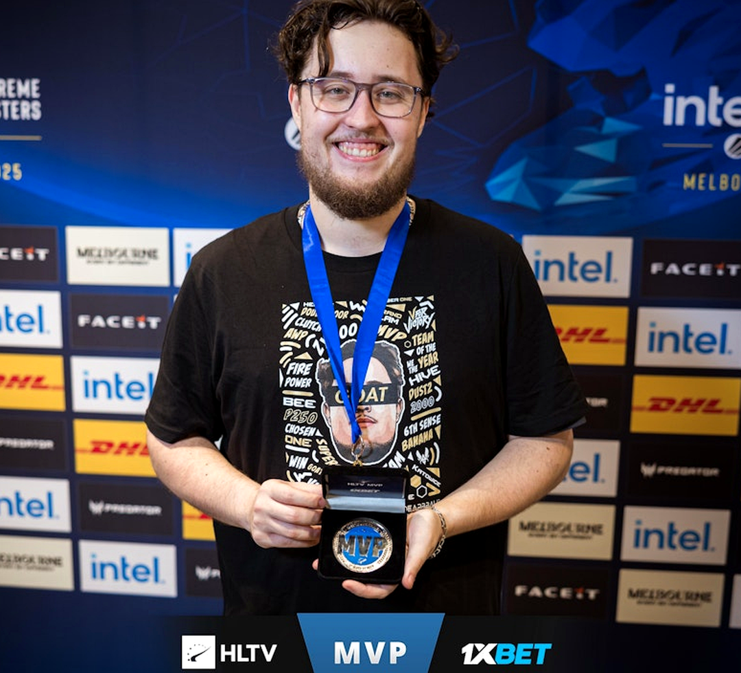 ZywOo на сцене крупного турнира CS2