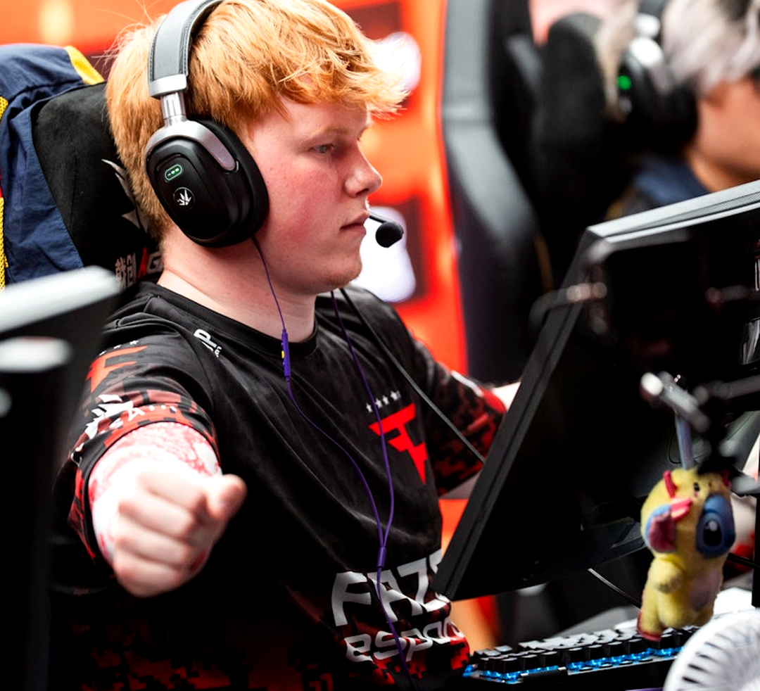 Новый снайпер FaZe разминается перед матчем XSE Pro League