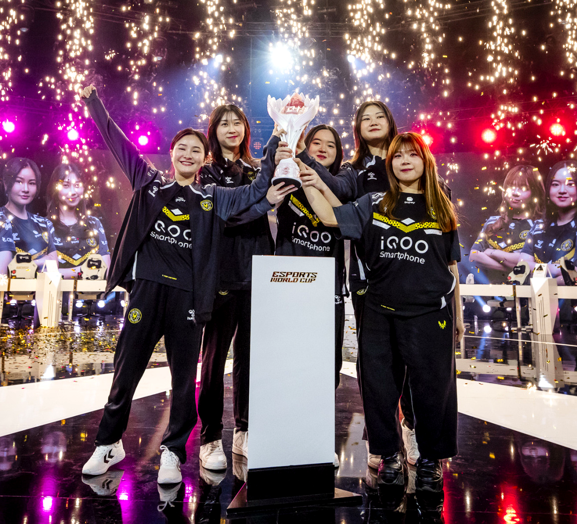 Игровая зона LAN-турнира EWC 2026 по CS2 в Париже