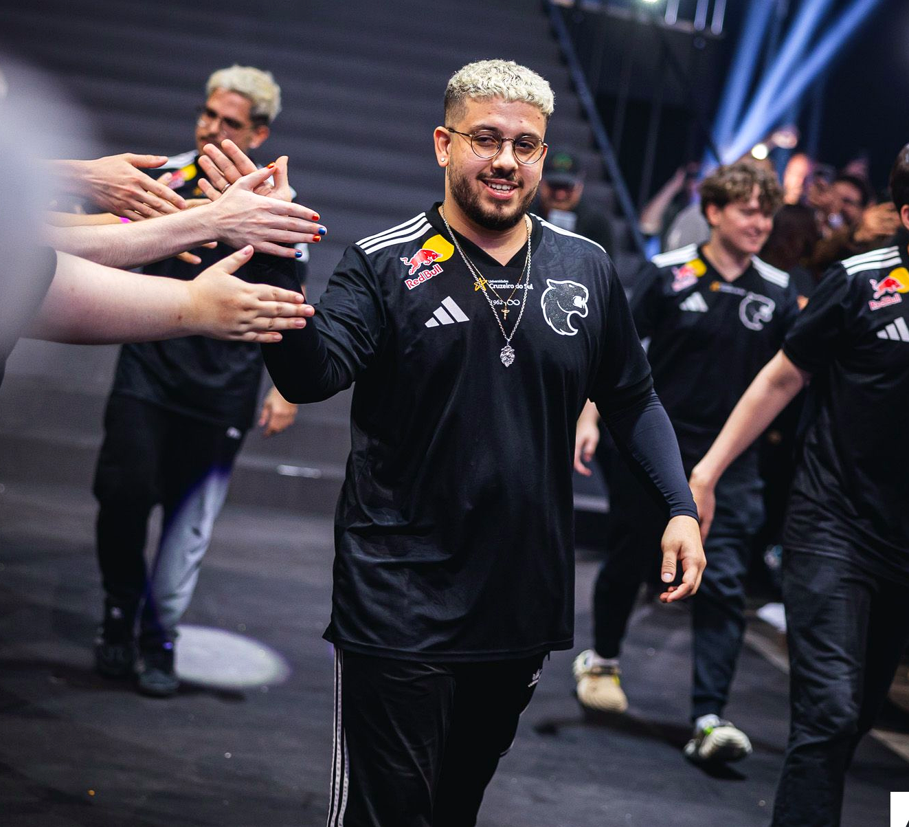 Игроки FURIA на сцене после выхода в финал мейджора