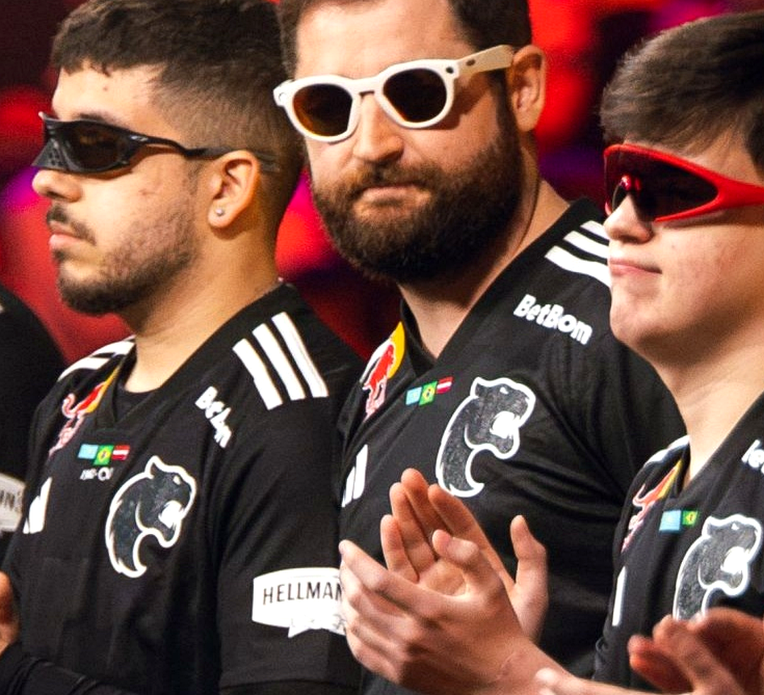 Игроки FURIA обсуждают тактику и будущее состава