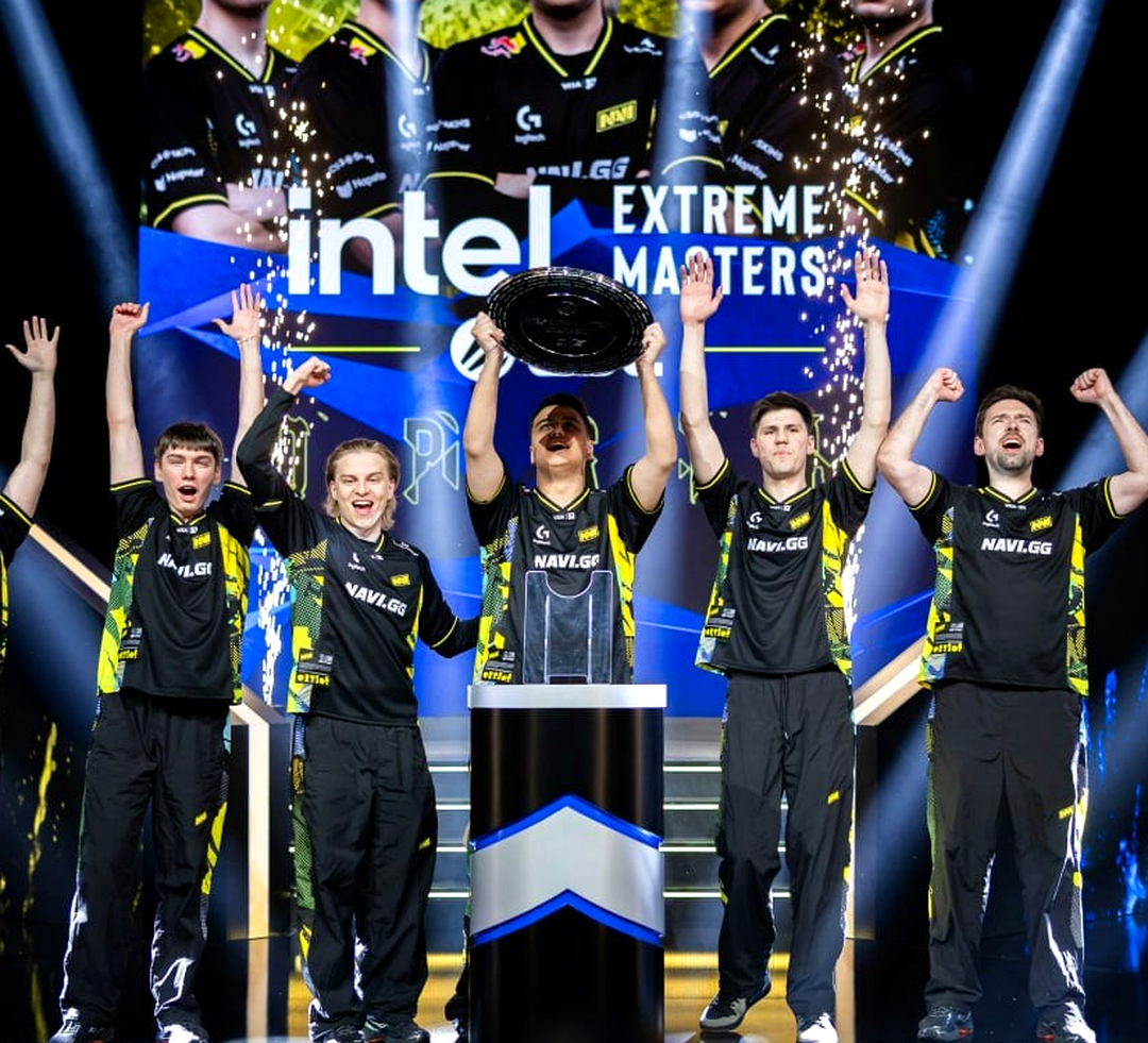 Игроки Natus Vincere перед матчем на крупном турнире по CS2