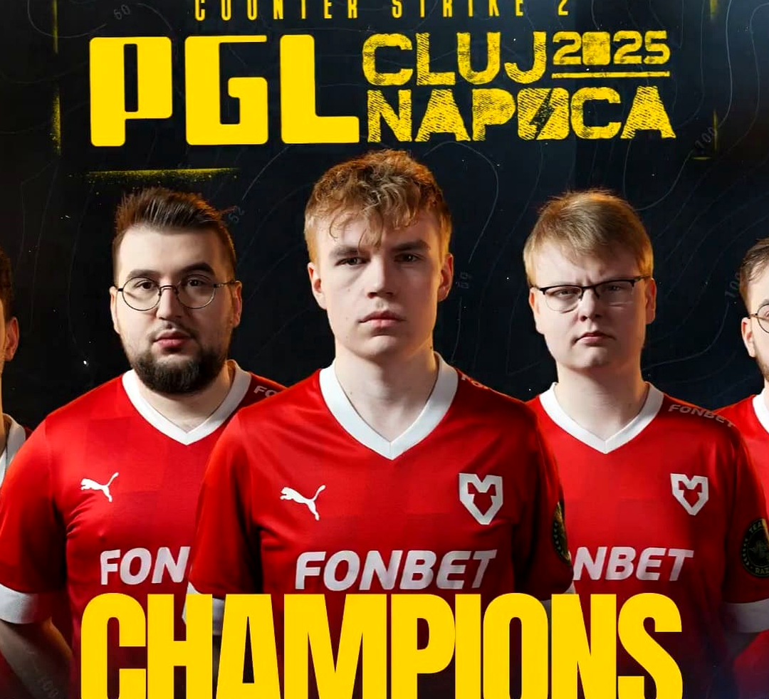 Состав MOUZ во время турнирного матча по CS2