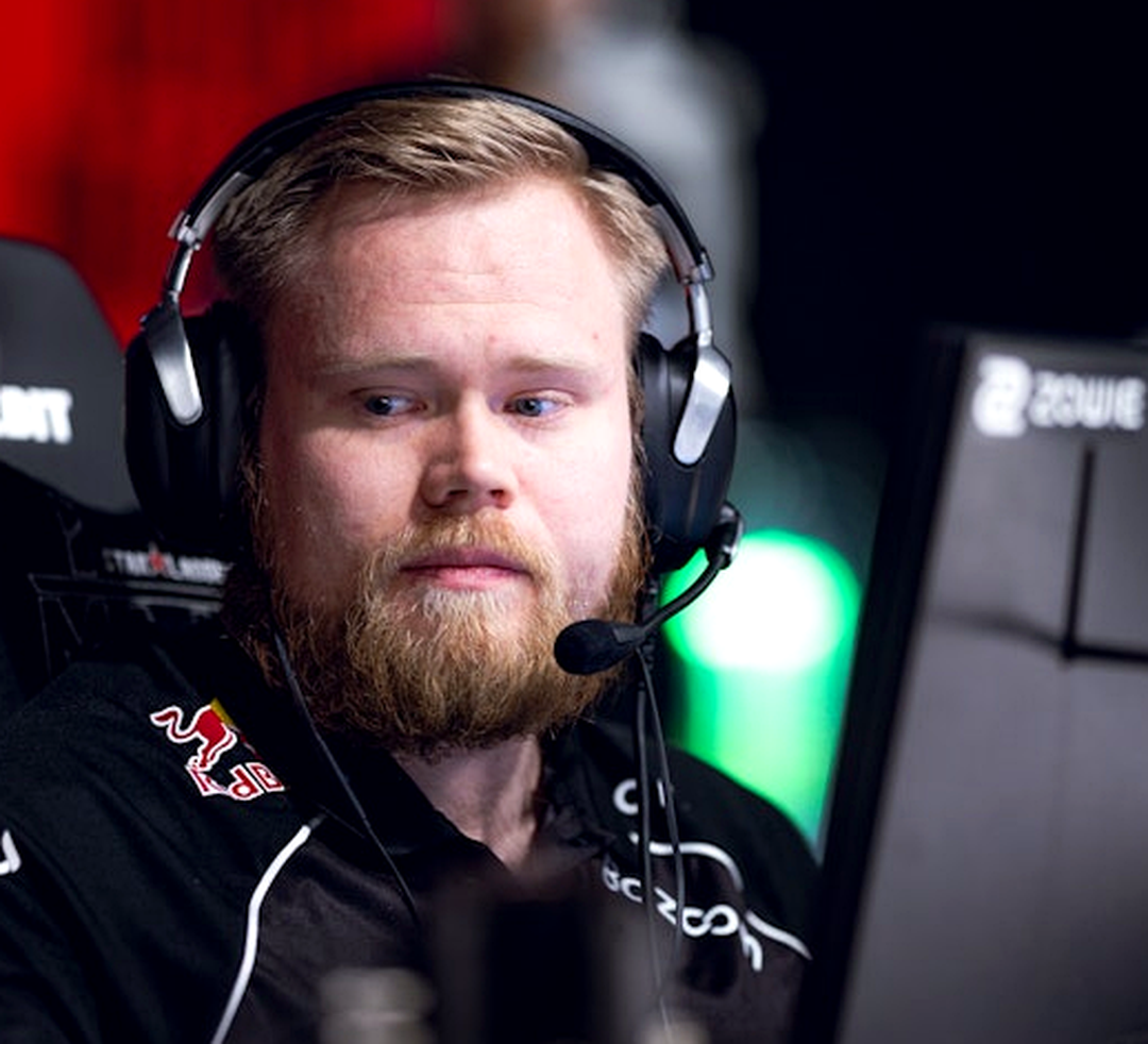Emil Magisk Reif на турнире по Counter-Strike 2