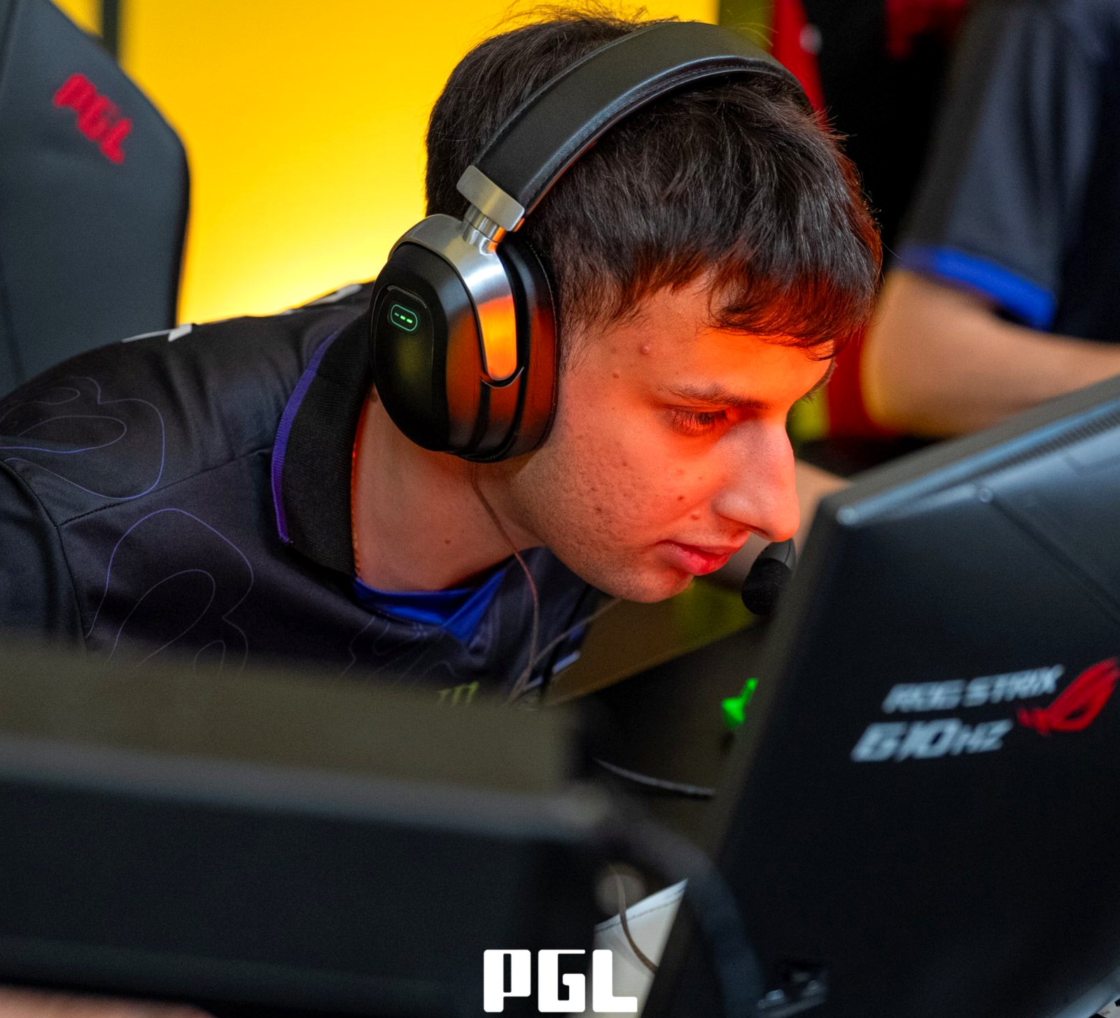 Состав Team Spirit на сцене турнира по CS2