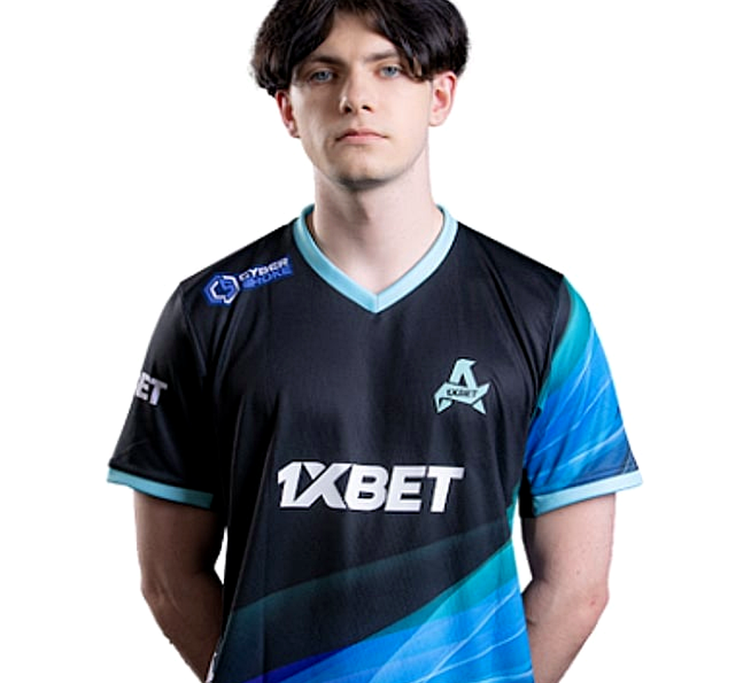 Игроки WW Team на буткемпе перед тренировкой по CS2