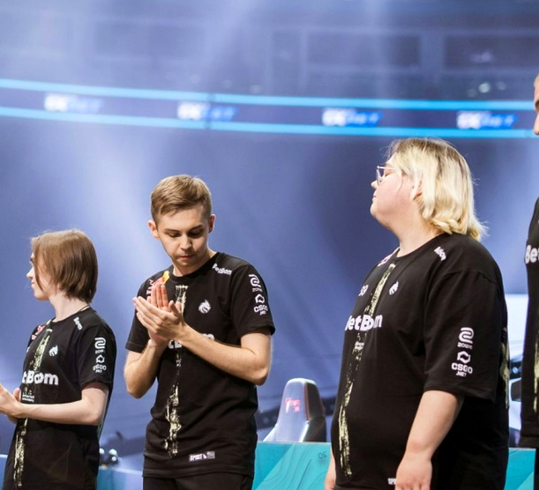 Карта Dust2 в Counter-Strike 2 перед матчем Team Spirit и MOUZ