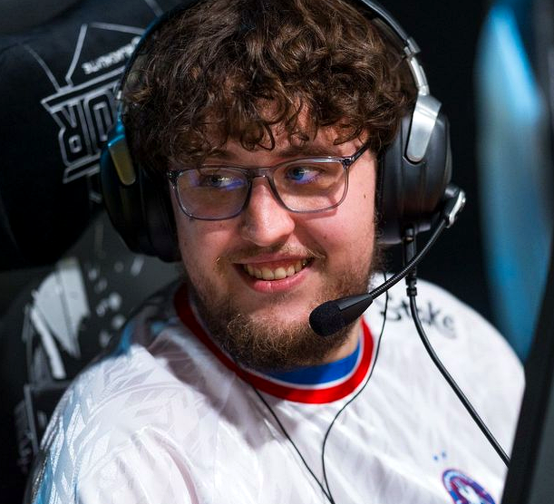 Матье ZywOo Эрбо во время матча по Counter-Strike