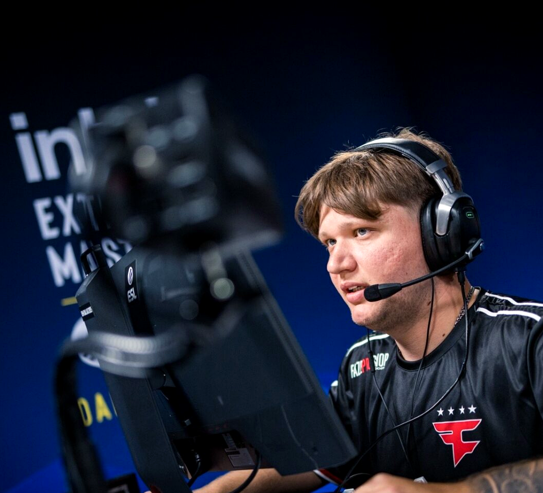 s1mple во время матча по Counter-Strike 2