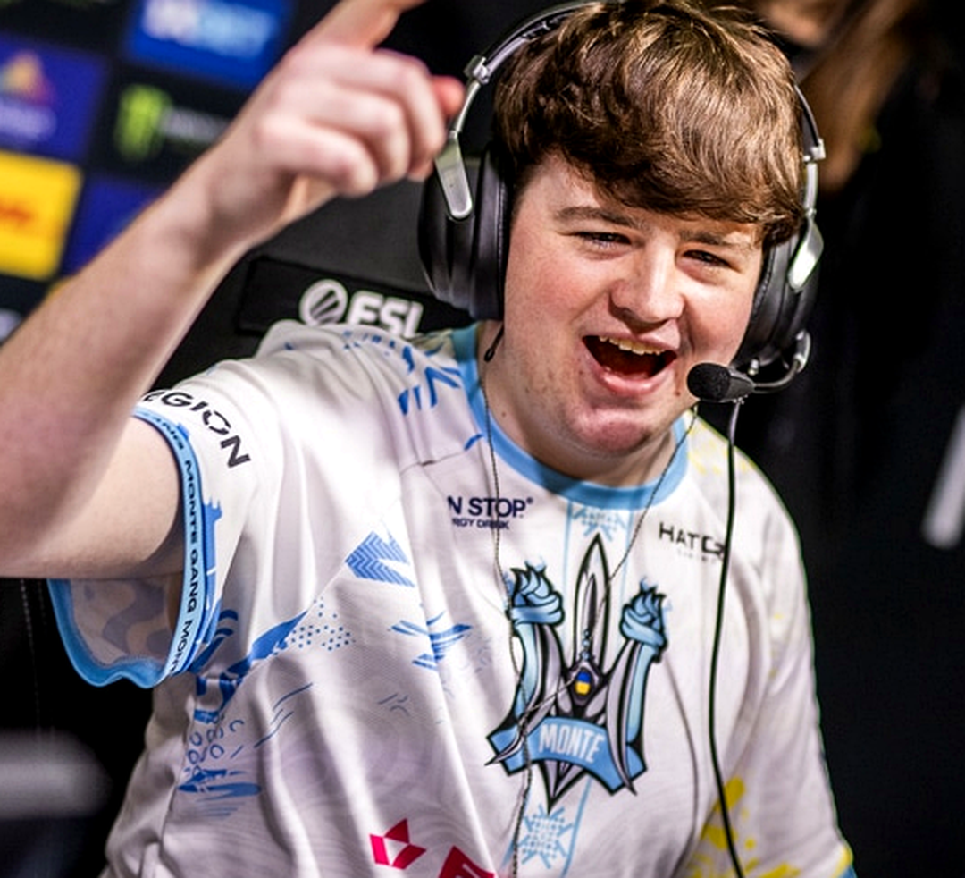 Капитан 100 Thieves Gizmy во время матча по CS2