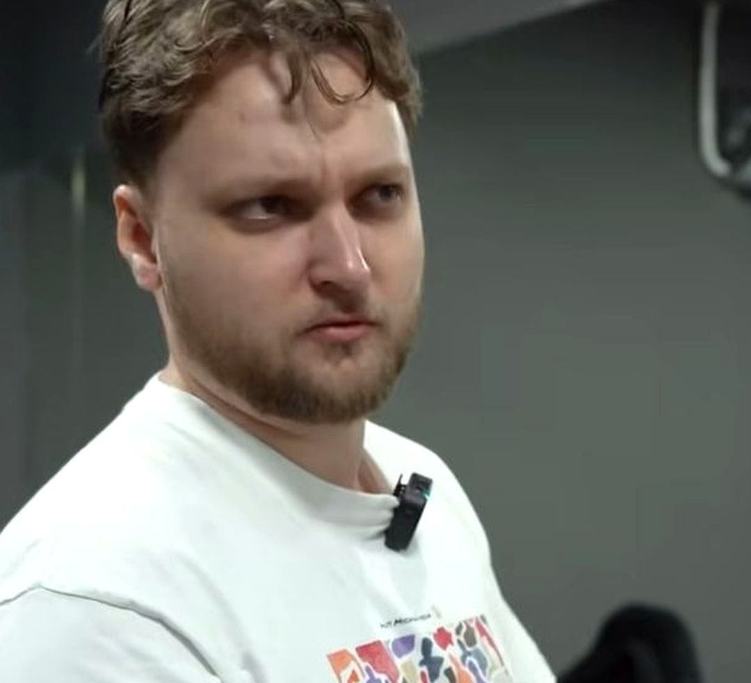 Jerry во время аналитического эфира по Counter-Strike 2