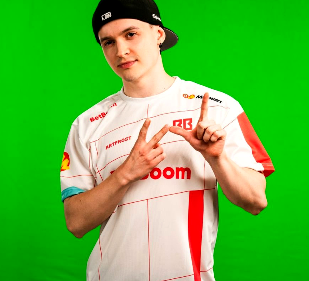 ArtFr0st играет матч по CS2 за 1win