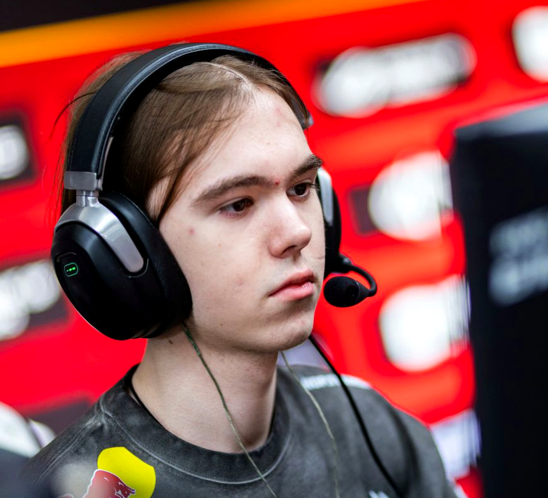 donk во время матча по Counter-Strike 2.