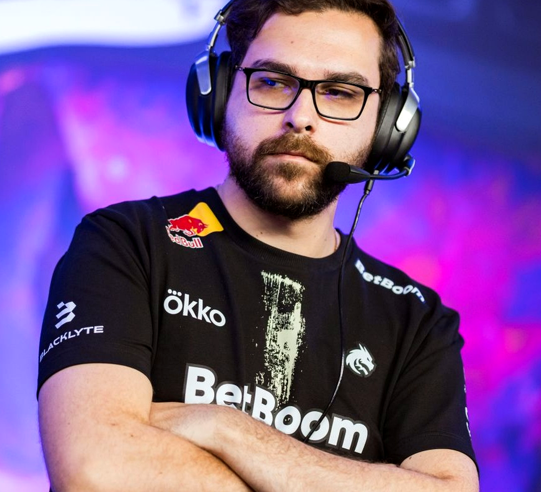Тренер Team Spirit Сергей hally Шаваев на турнире по CS2.
