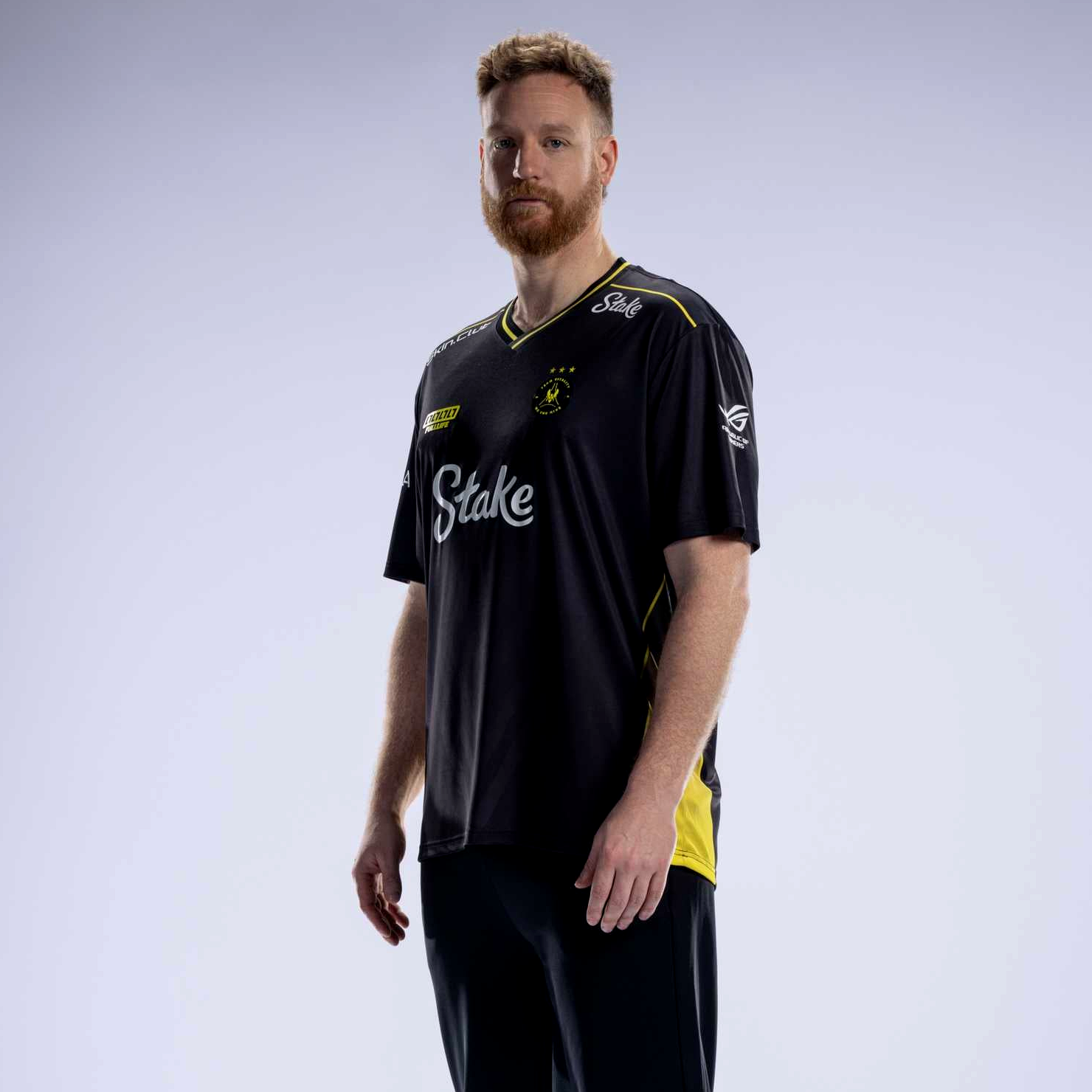 Джек Бёртвистл работает с составом Vitality перед матчем CS2