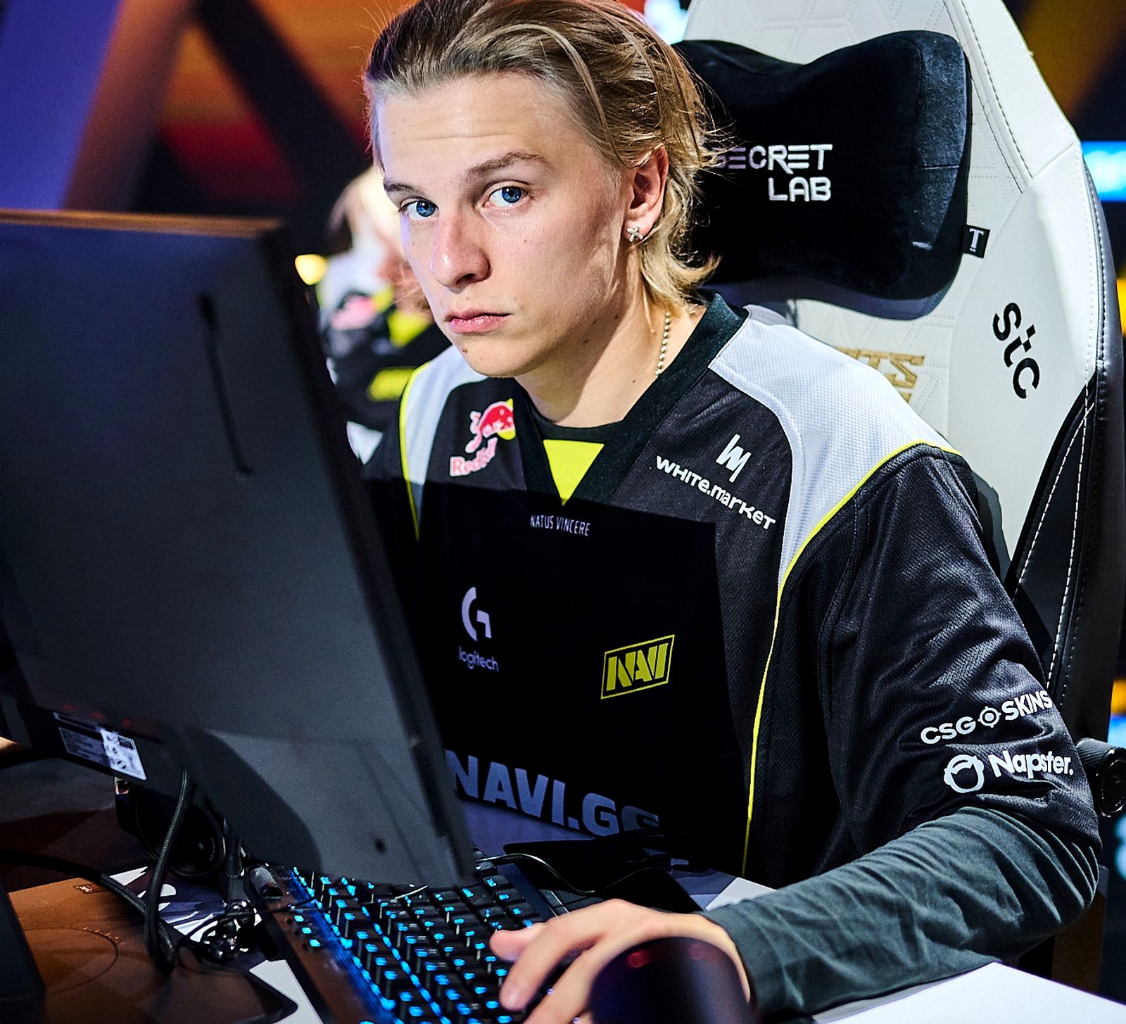 NAVI празднуют победу на Mirage и выход в плей-офф EWC