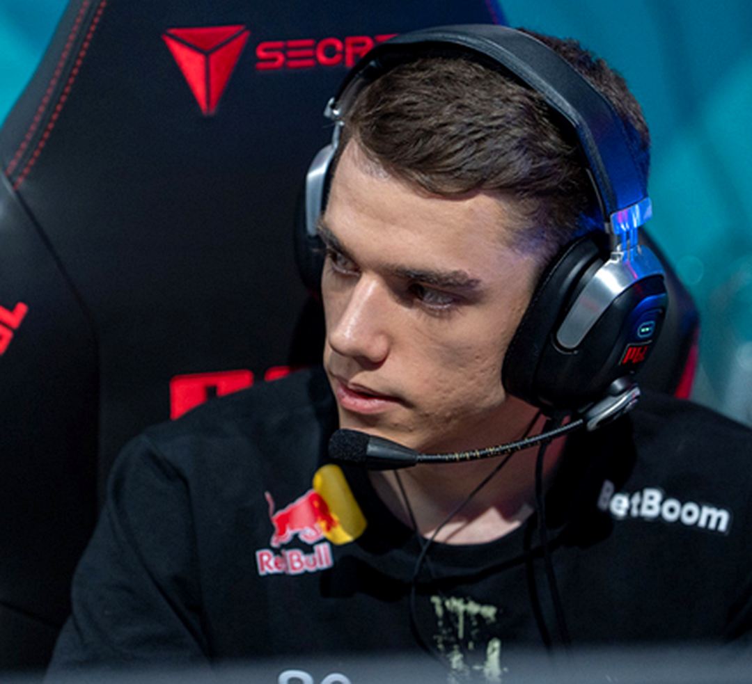 Тренер S0tF1k на турнире по Counter-Strike 2