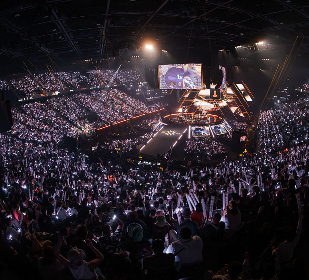 Арена Accor Arena перед матчем плей-офф EWC 2026 по CS2