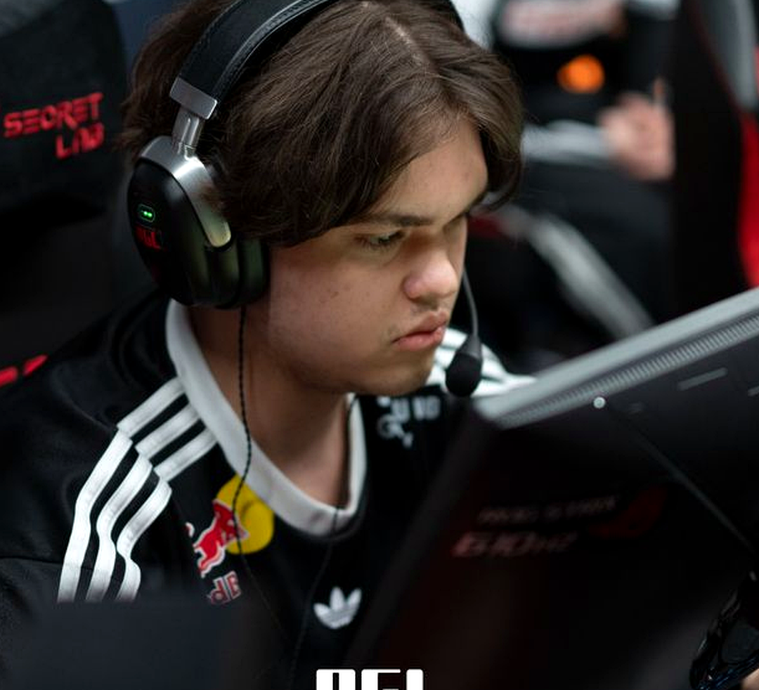 Состав FUT во время напряжённого матча EWC 2026 по CS2