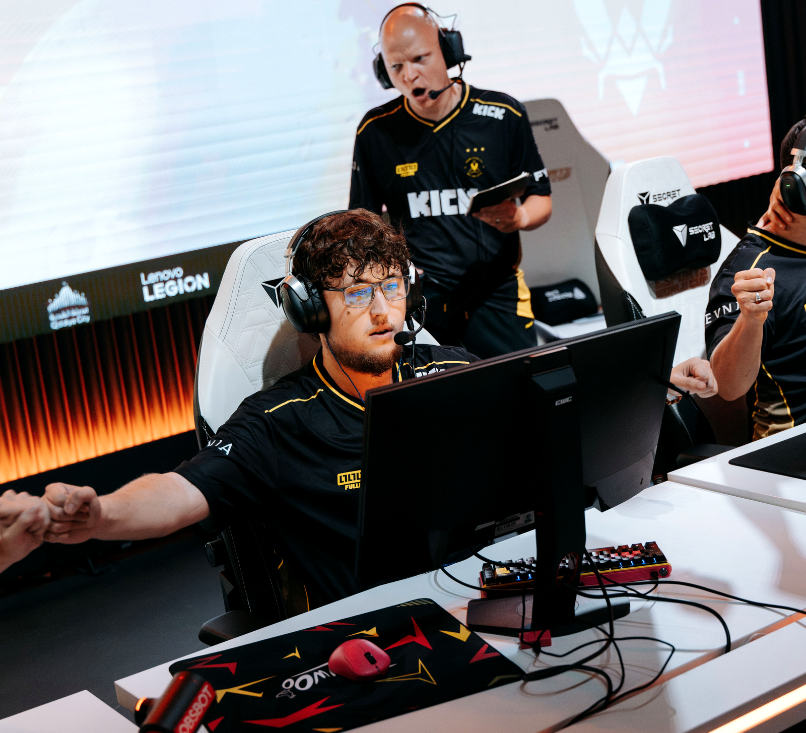 Матьё ZywOo Эрбо во время матча Vitality на EWC 2026