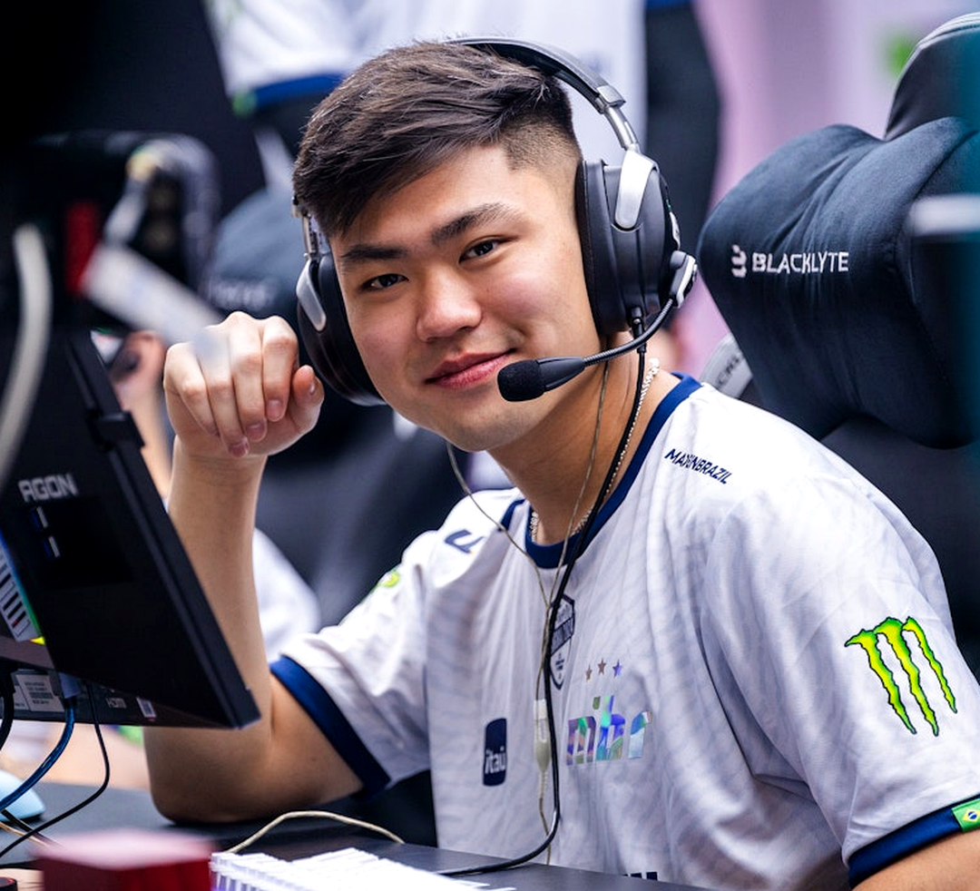Фелипе insani Yuji во время матча CS2 за MIBR.