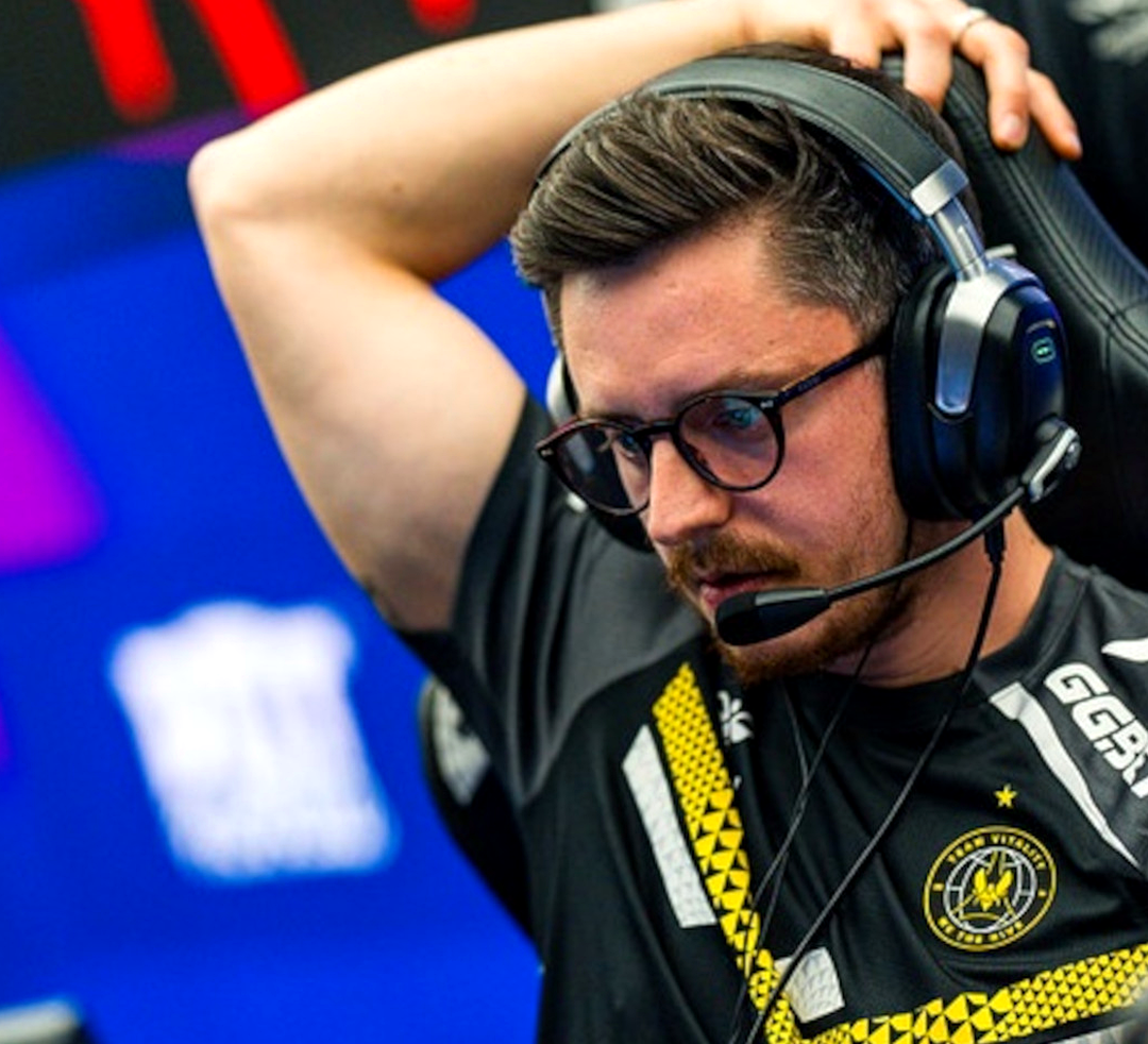 Капитан Vitality apEX на турнире по Counter-Strike 2