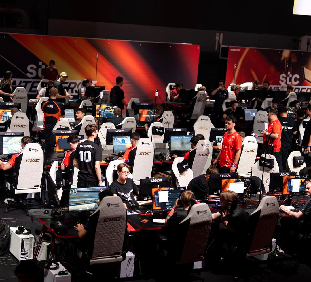 Арена плей-офф EWC 2026 по Counter-Strike 2 перед полуфиналом