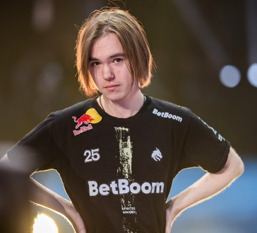 Состав Team Spirit во время паузы на турнире по CS2