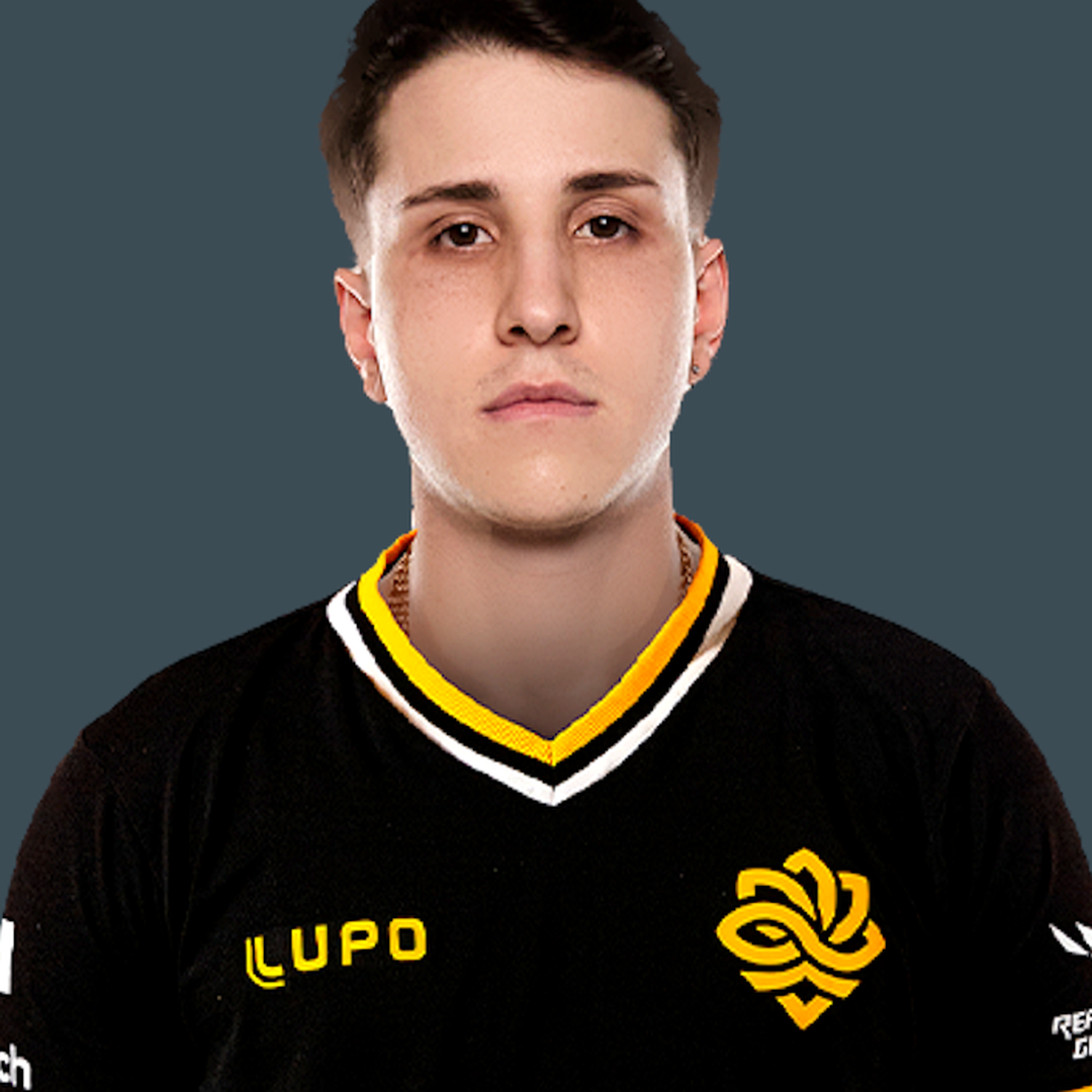 Lucas lux Meneghini на турнире по Counter-Strike 2