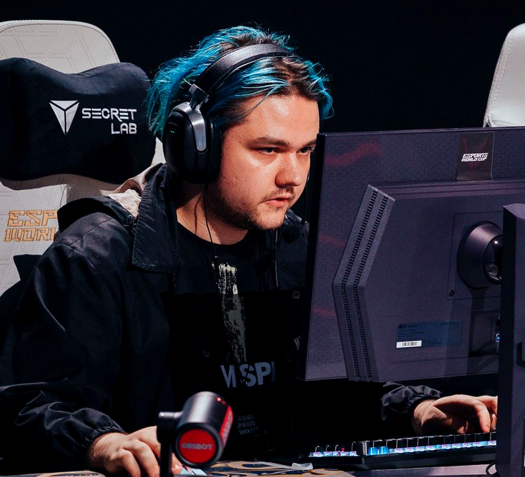Yatoro из Team Spirit во время матча The International 2026