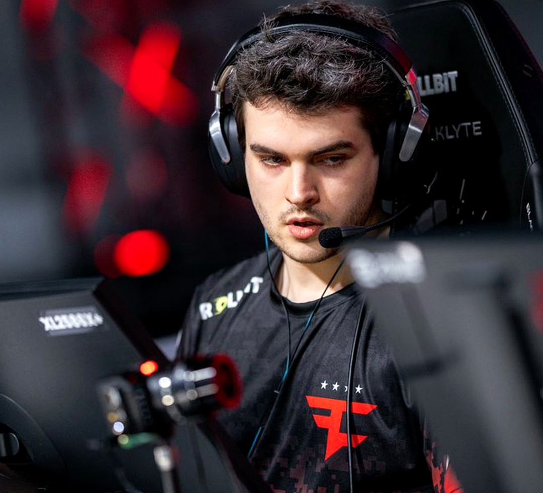 Матч Counter-Strike 2 на платформе FACEIT