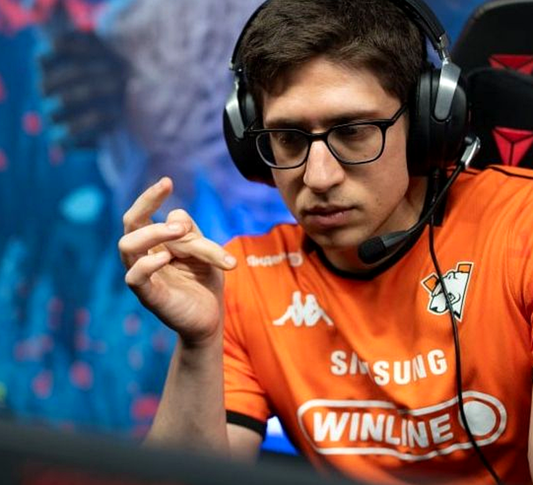 Состав Virtus.pro по Dota 2 на турнирной сцене