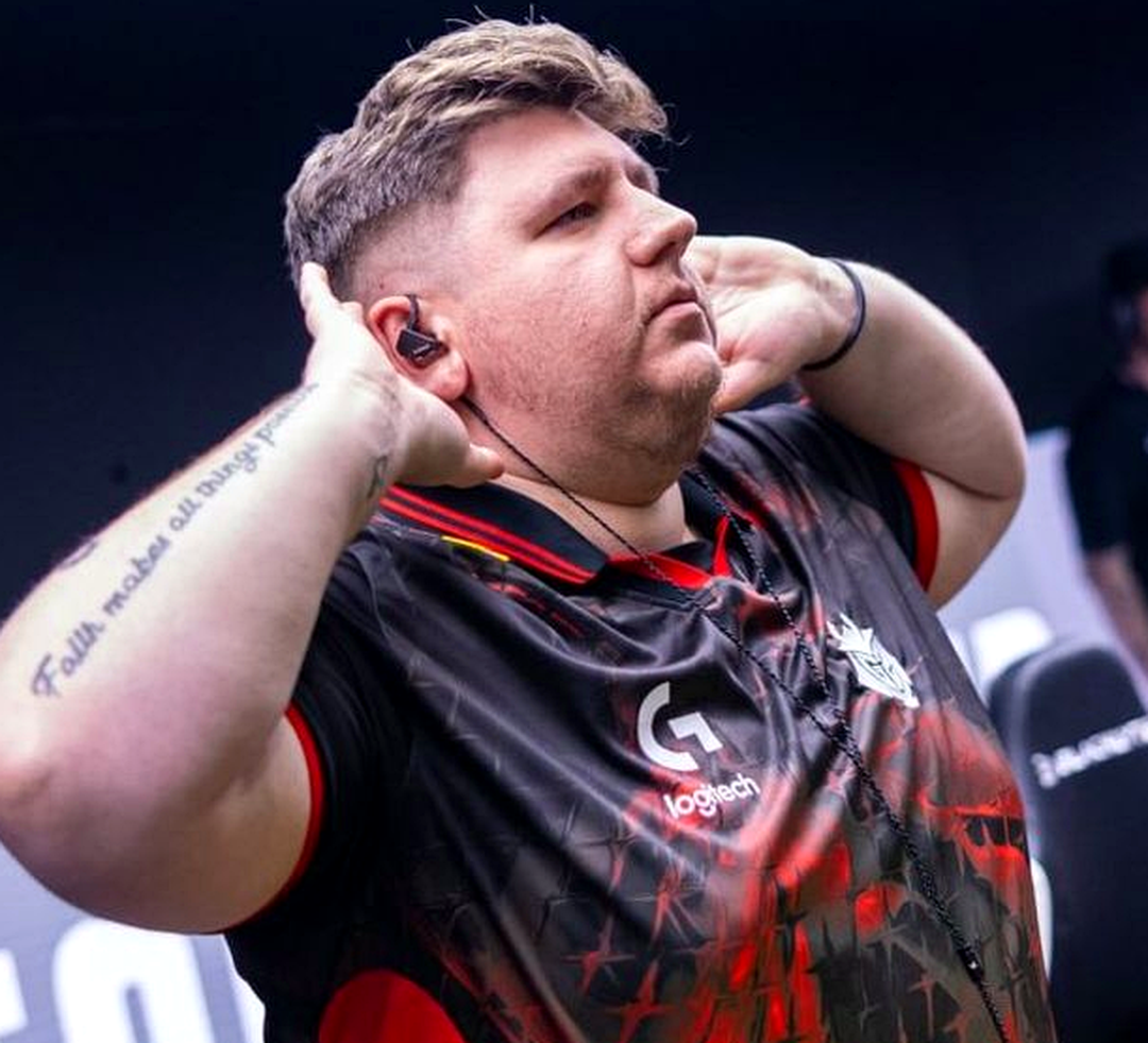 Никита HeavyGod Мартыненко во время матча по Counter-Strike 2
