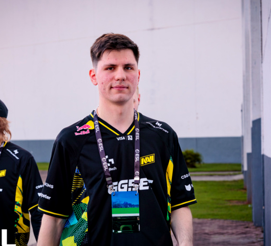 Валерий b1t Ваховский во время матча по Counter-Strike 2