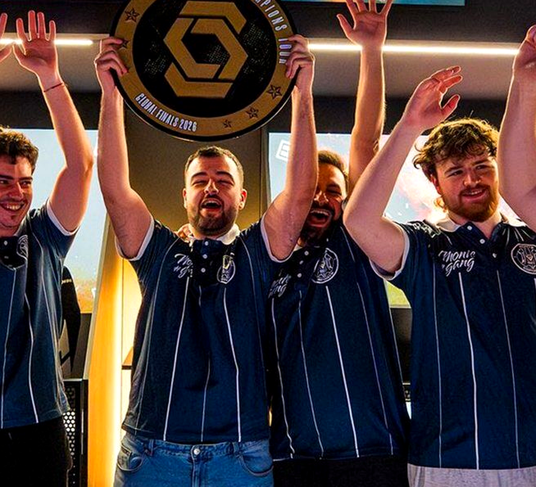 Состав Monte обсуждает игру на сцене турнира по CS2