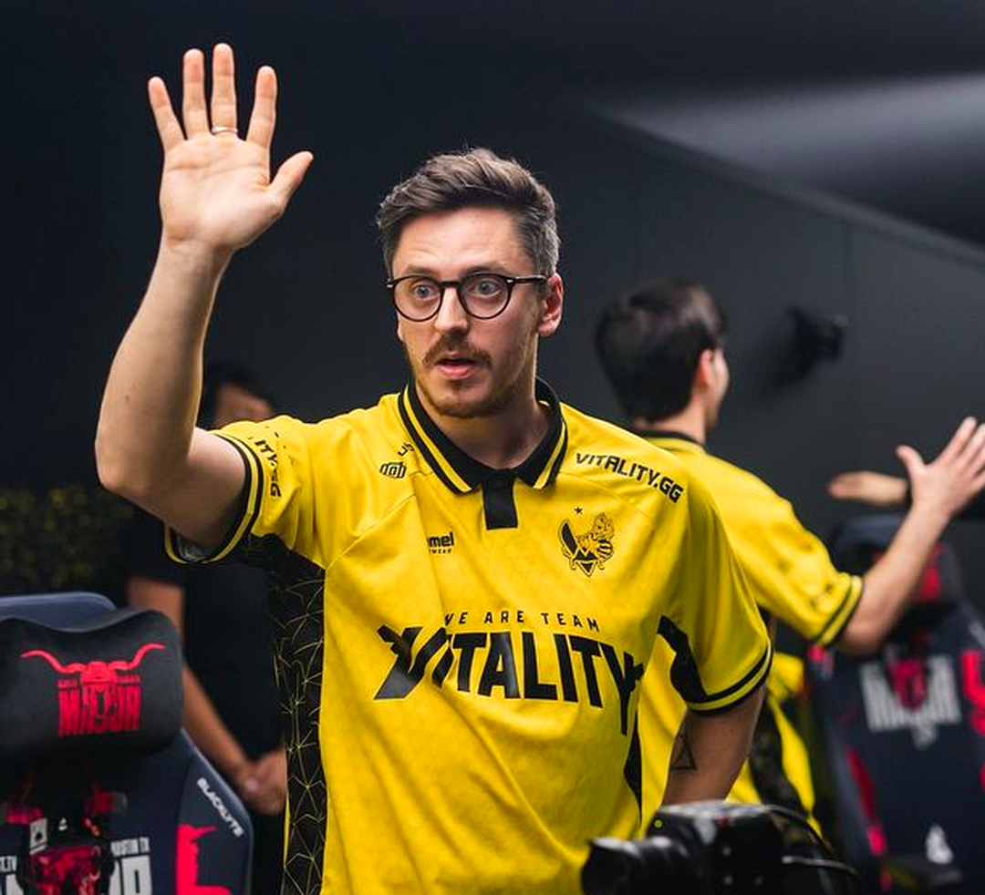 Дан apEX Мадесклер на матче Vitality в Counter-Strike 2