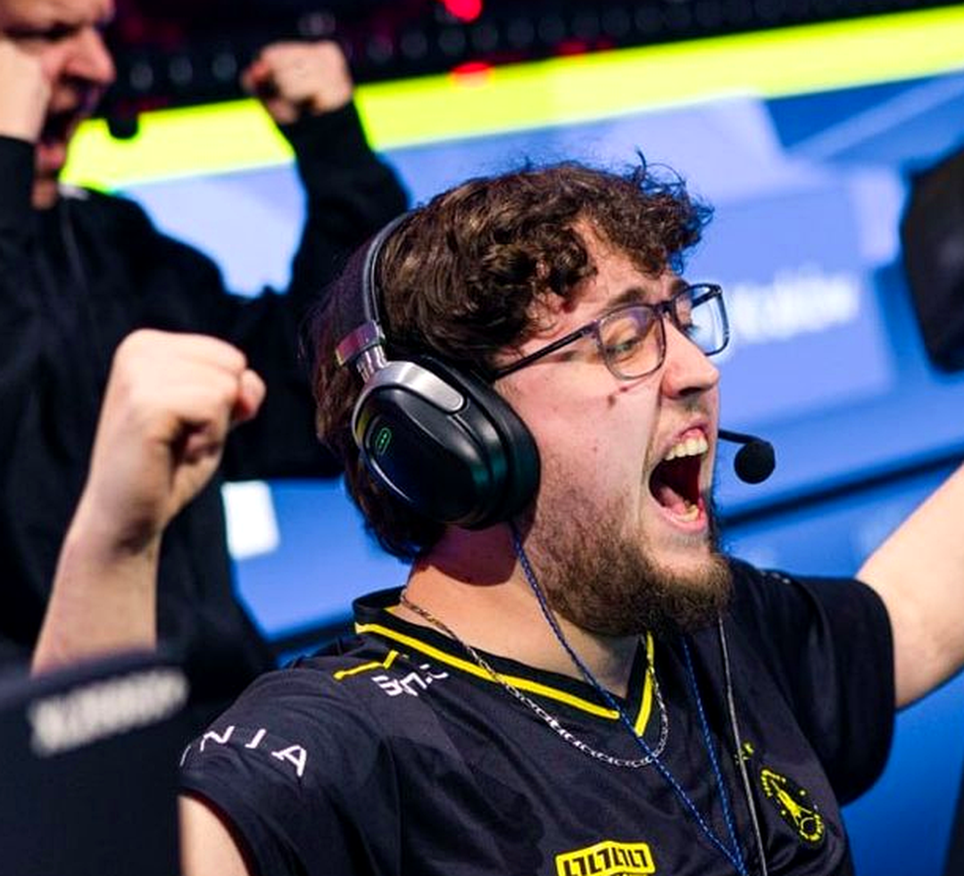 ZywOo во время матча на LAN-турнире по CS2