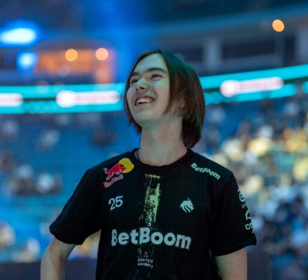 donk во время матча Team Spirit по CS2