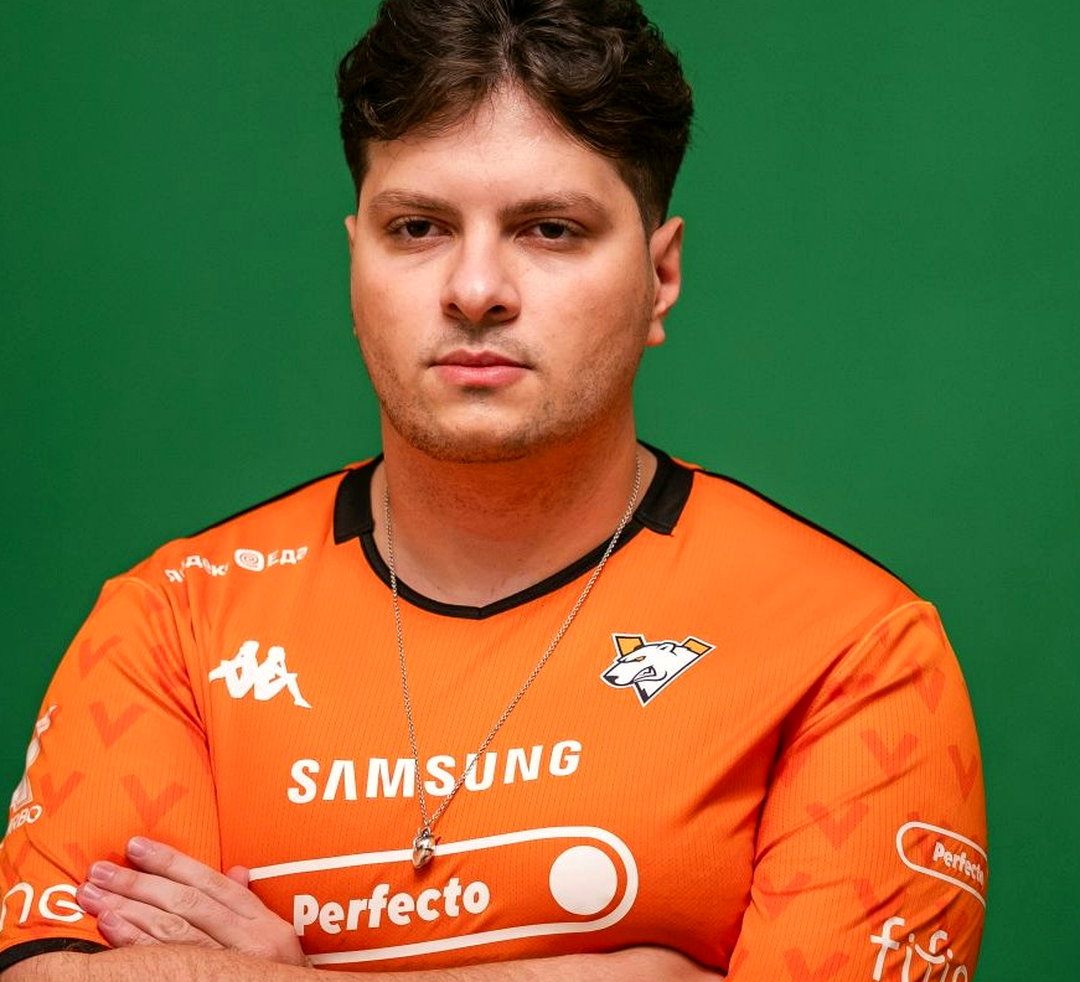 Илья Perfecto Залуцкий во время матча по Counter-Strike