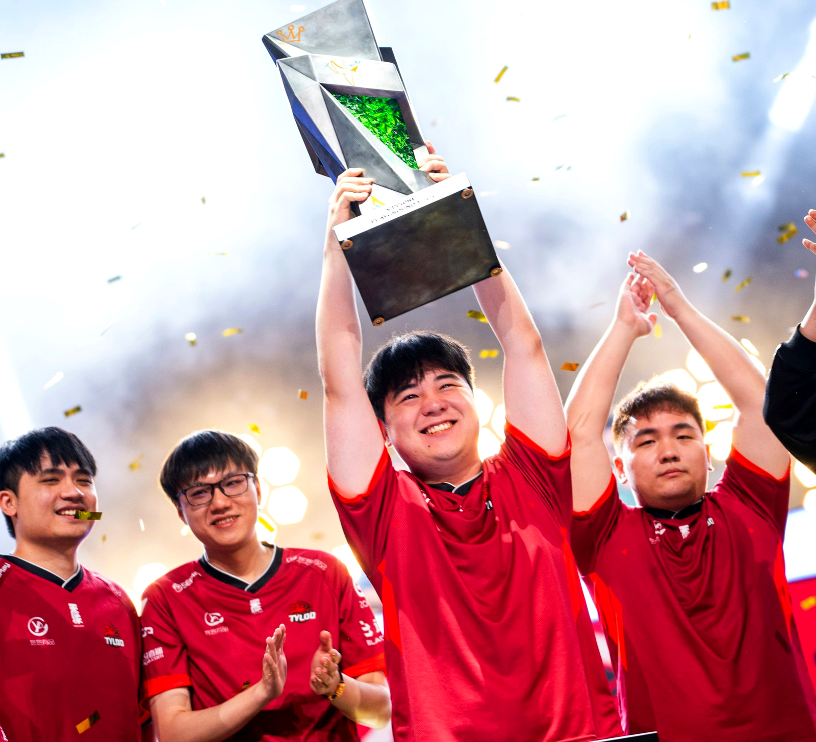 Тренер TYLOO zhokiNg на турнире по CS2