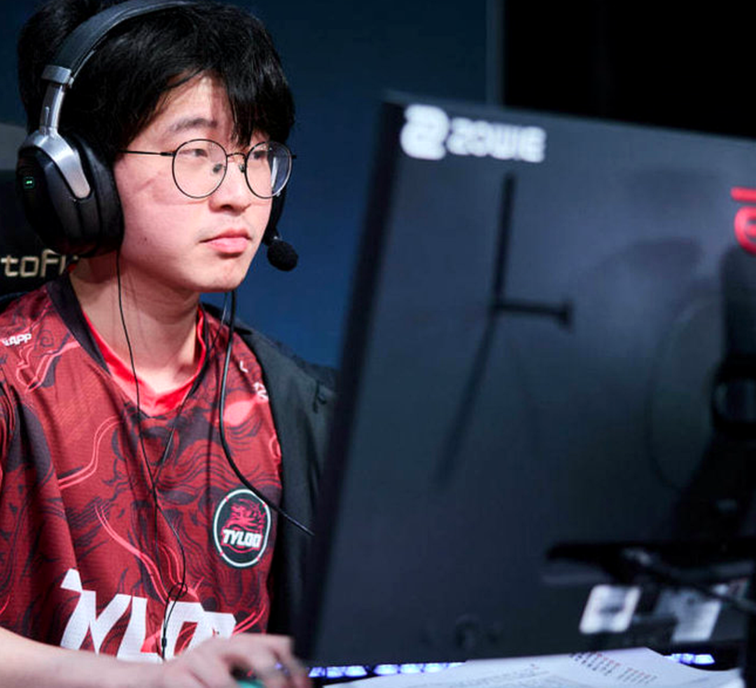 Игроки TYLOO во время матча по CS2