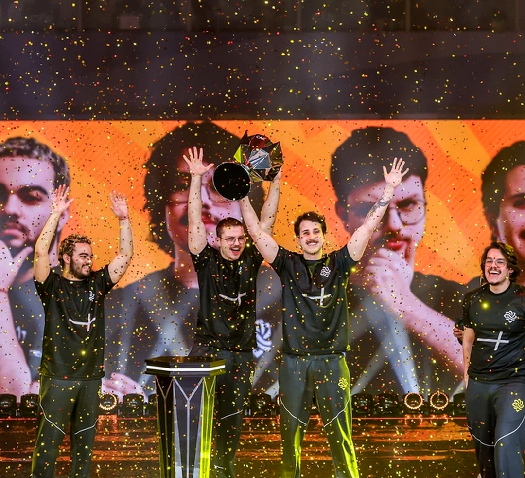 Трофей CS Asia Championships на сцене турнира в Шанхае