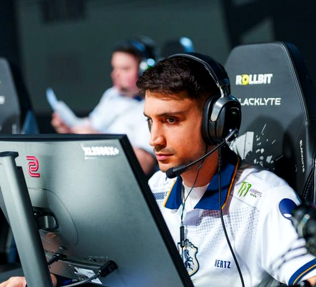NertZ во время матча CS2 на LAN-турнире