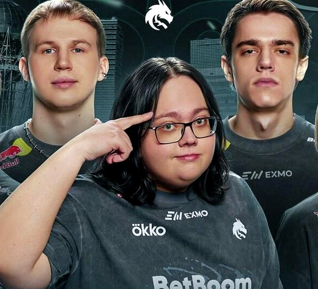 Игроки Team Spirit после важного раунда в матче CS2