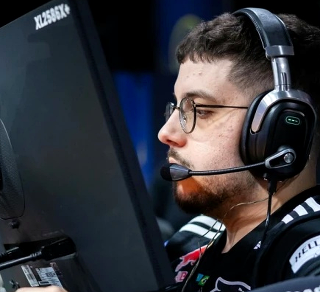 KSCERATO во время матча FURIA по Counter-Strike 2