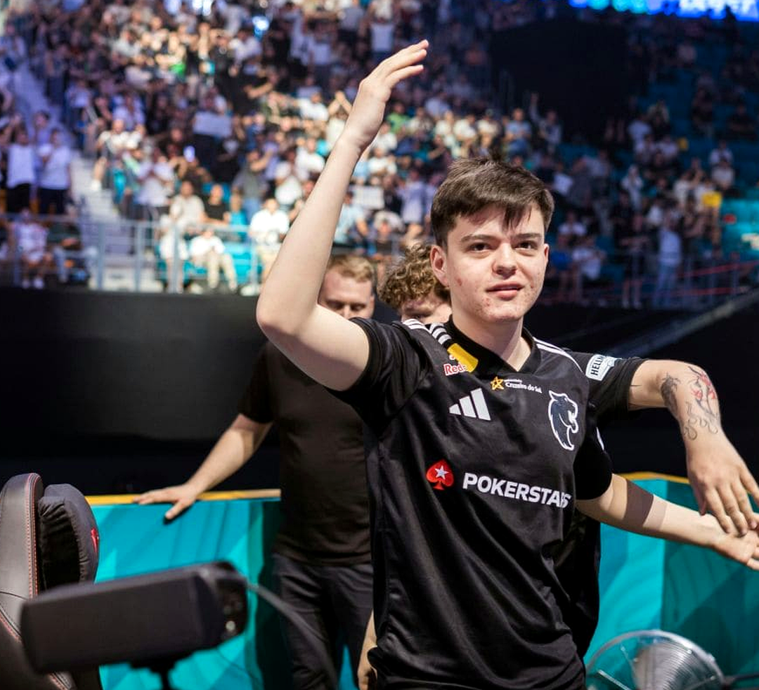 Состав FURIA выходит на сцену Spodek