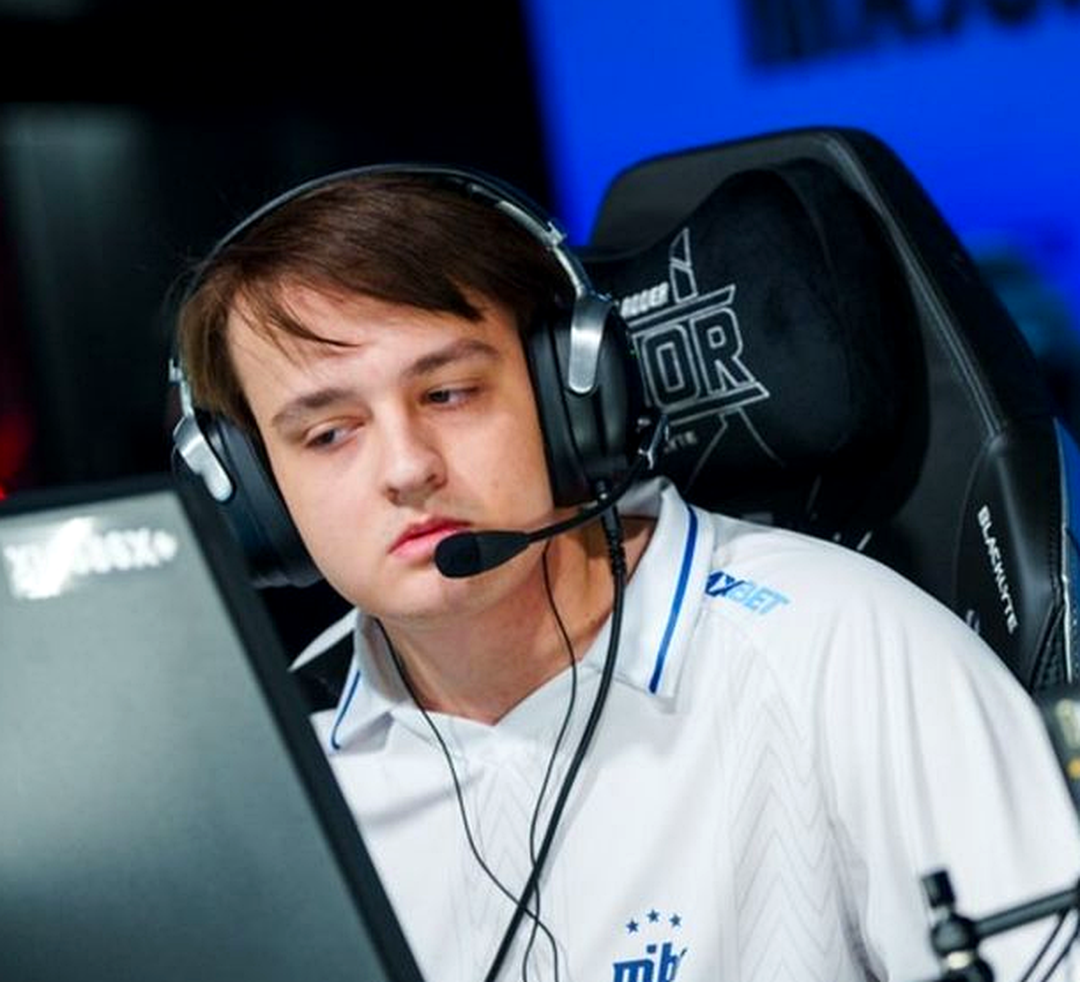 Состав MIBR выходит на сцену турнира по CS2