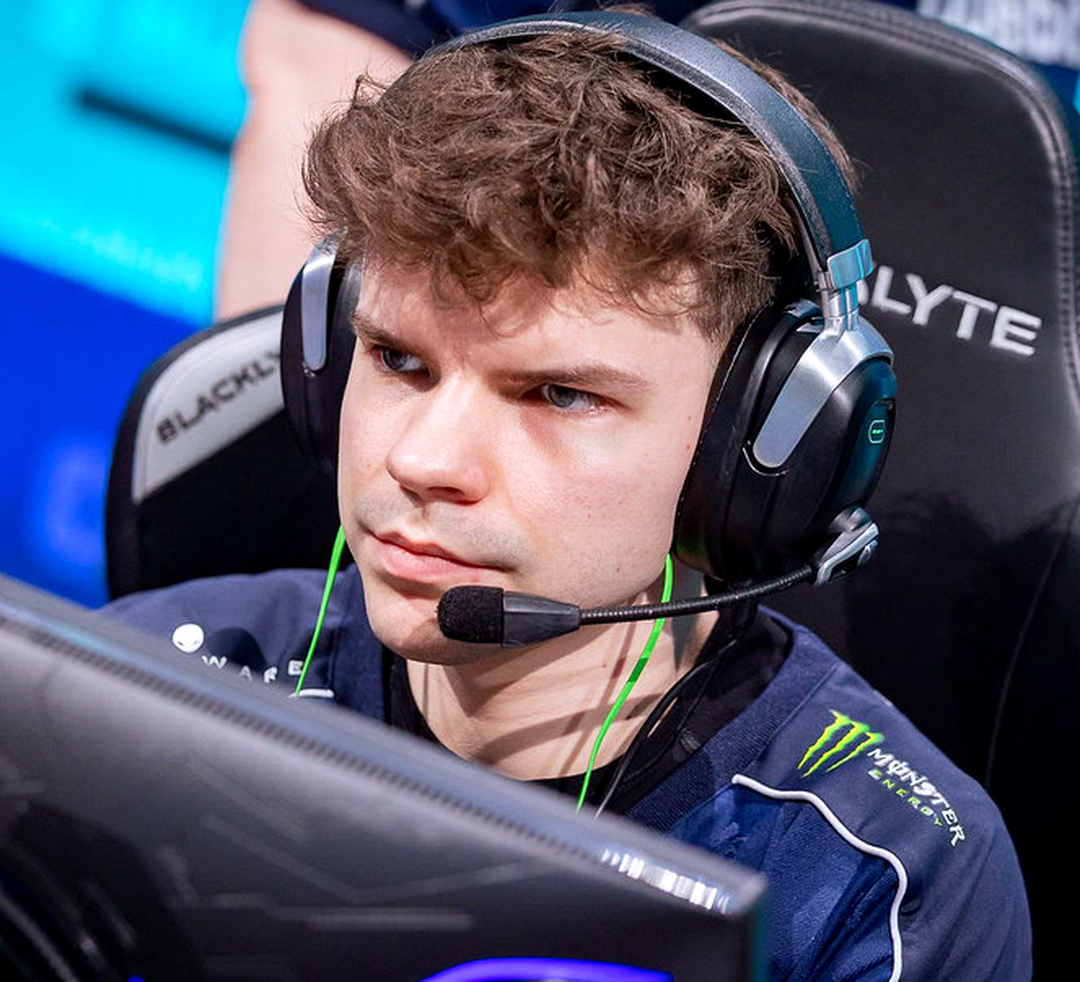 Камиль siuhy Шкарадек во время матча CS2