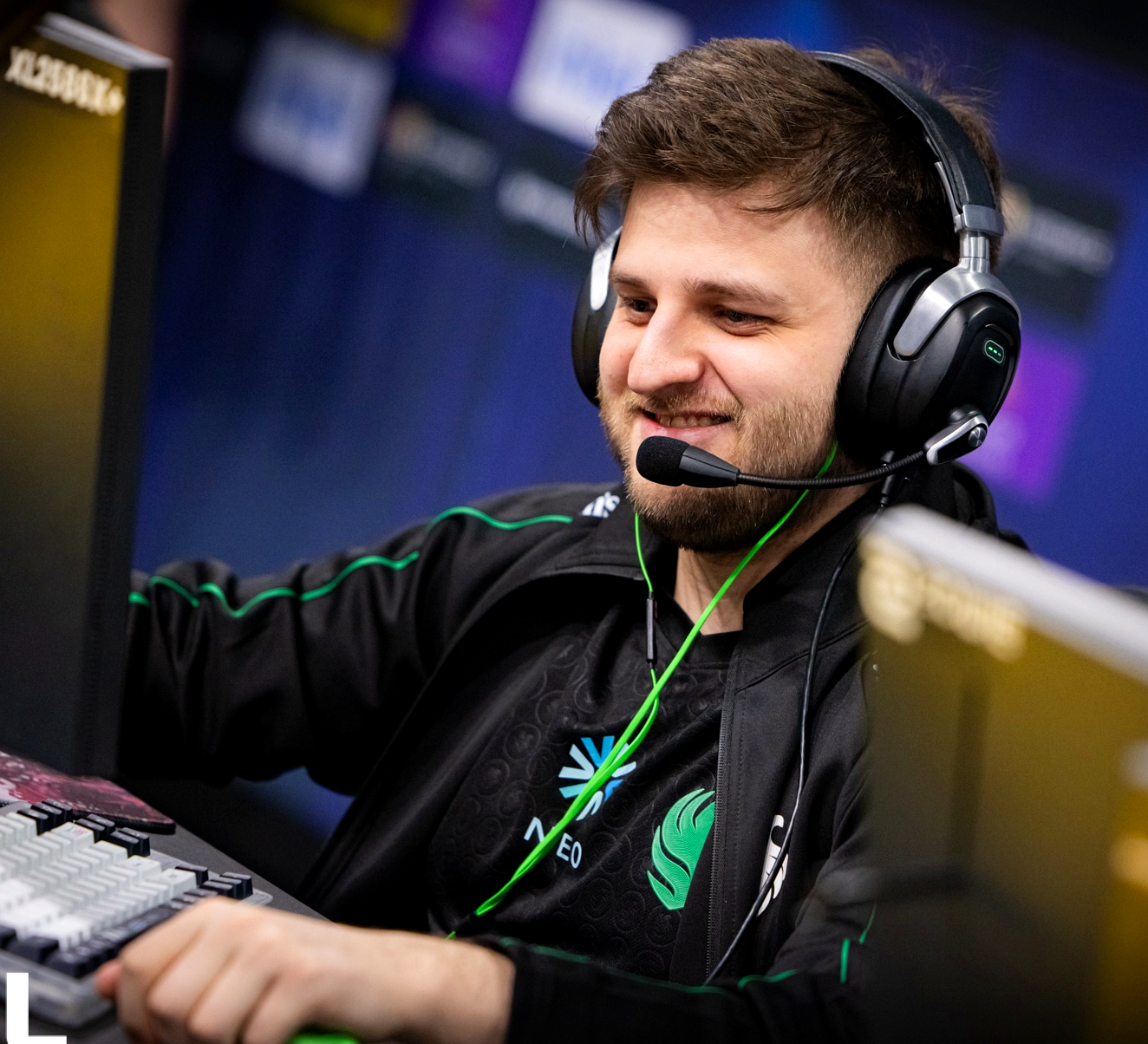 Абдул degster Гасанов во время матча по Counter-Strike 2.